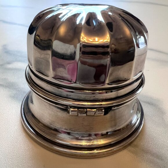 Luxury 1930s Birk's .925 Sterling Silver Bell-shaped Ring Box - Picture 3 of 13